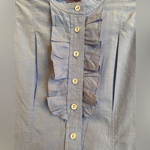 Banana Republic 100% cotton ruffle button down blouse. X-small. Ruched details - Picture 4 of 8